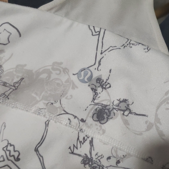 Lululemon tank - Picture 3 of 4